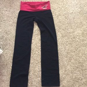 Hollister yoga pants. Size small. Only worn once!